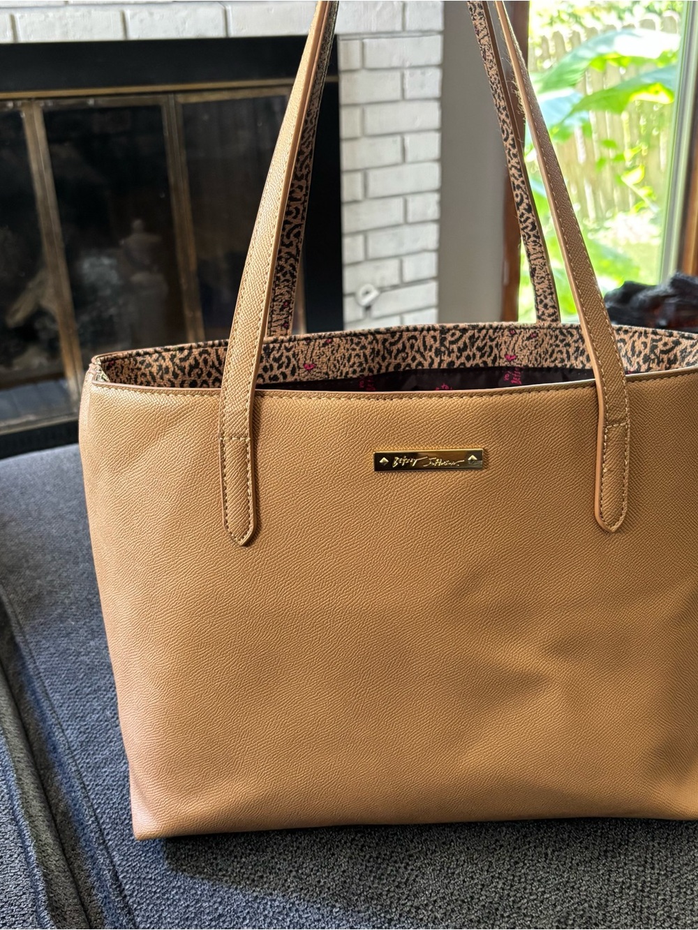 Betsey Johnson Camel Tote with Leopard Lining - Picture 6 of 8